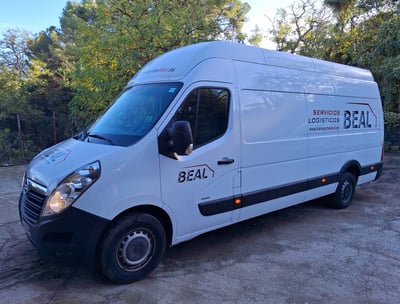 Furgón extra largo para mudanzas en Barcelona