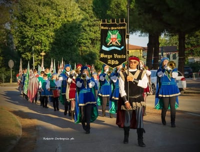 Sfilata storica Musici e Sbandieratori Borgo Veneto