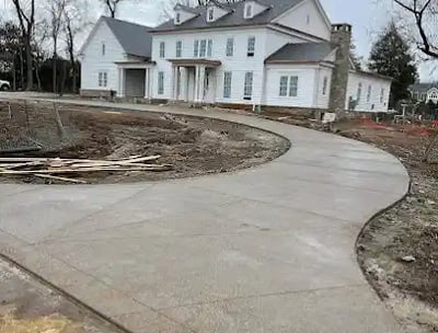 a driveway with a driveway and driveway with a driveway