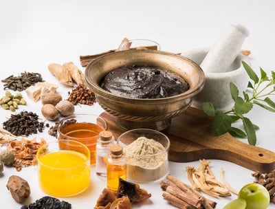 Fitoterapia e farmacologia ayurvédica