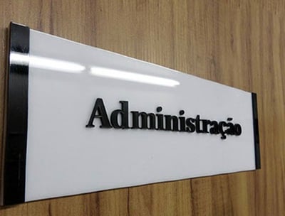 Placas de identificação