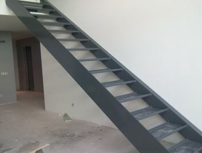 Fabricacao de Escada um lance em Ribeirao das Neves-MG-5