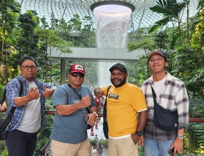 tour agent for singapore tour, jewel of changi, garden by the bay, bugis street, marina bay sands,