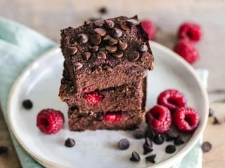 4-ingredient-no-bake-keto-chocolate-brownies