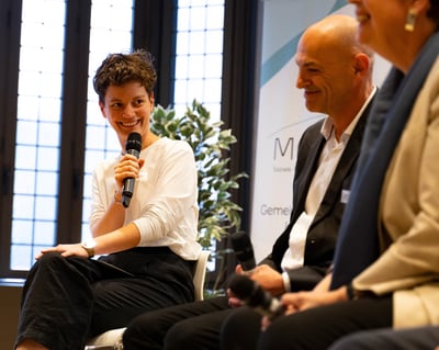 Lachen, Mikro, Moderation, Nett, Gespräch, Veranstaltung,Diskussion