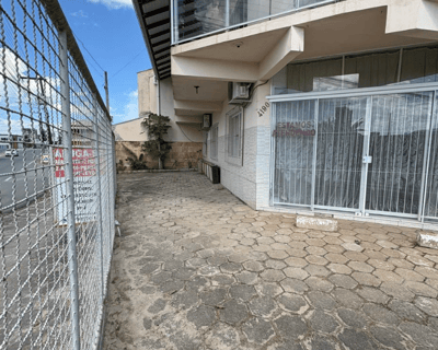 Garagem fechada da Vila Encanto