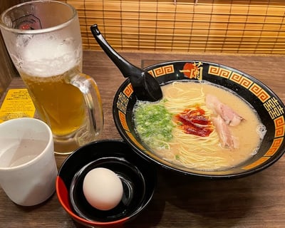 Enjoy ichiran ramen with its icy cold beer