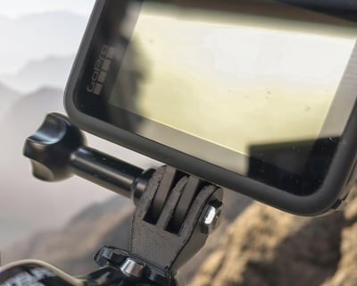 Gopro mounted on black "Single" mount