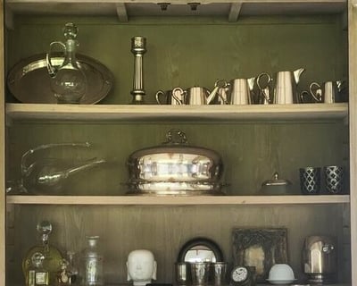 un ensemble de pièces d'argenteries et décoratives