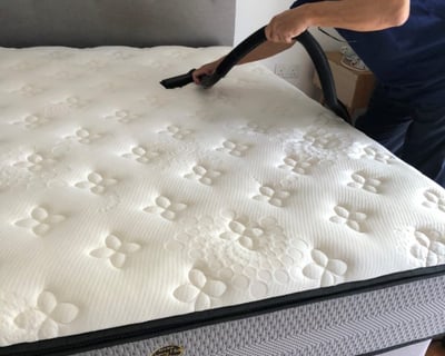 a man cleaning service a mattress topperform mattress galaxy cleaning egypt