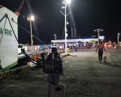 Port of HIlongos going to the bus