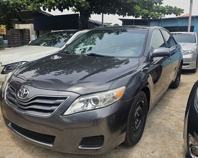 2010 toyota corolla on premium tyres