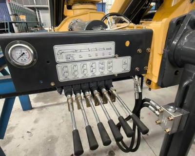 Manual control Operation for truck crane