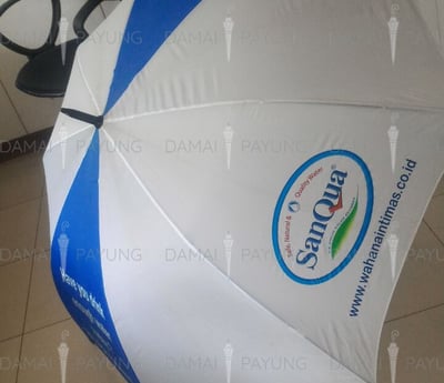 Payung promosi polos golf fiber biru putih sanqua custom