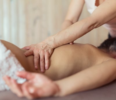 Massage relaxant L’Incantu, une invitation à la détente profonde et à la reconnexion à soi.