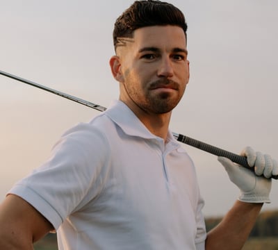 Rongzhiyue: Golfer with golf club