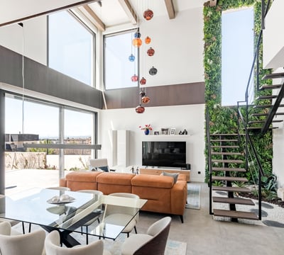 jardín vertical en el interior de una vivienda