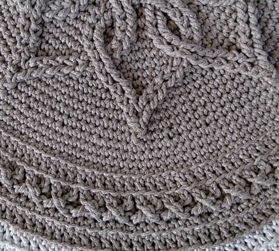 Rongzhiyue: Gray crochet pattern close-up