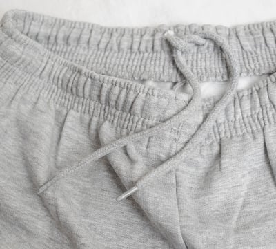 Rongzhiyue: Elastic waistband on grey sweatpants