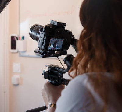Tournage de film d'entreprise avec videaste professionnel