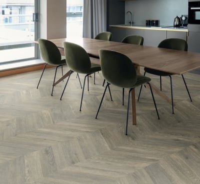 dc528-chevron-ar0w8740-henley-oak-stripwood