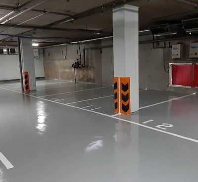 epoksi zemin kaplama a parking lot with a parking lot and parking lot