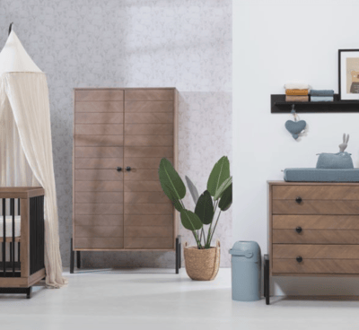 Babykamer-inspiratie-hout-walnoot-compleet