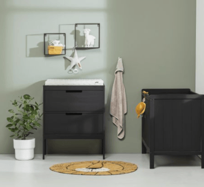 Babykamer-inspiratie-zwart-europe-baby-commode-lades