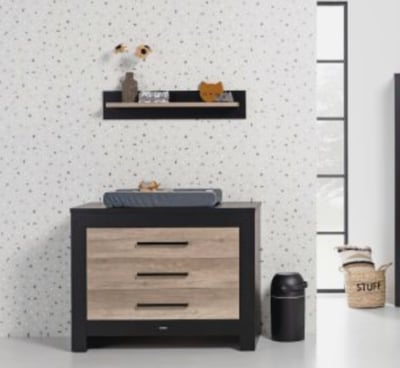 Babykamer-inspiratie-zwart-kidsmill-hout-commode