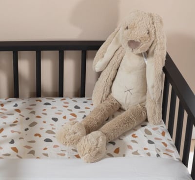 babykamer-inspiratie-zwart-kidsmill-knuffel