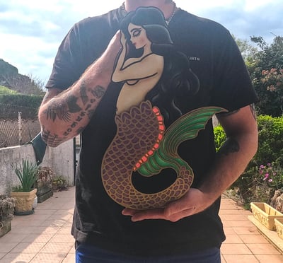 ⚓️ Jeter l’encre ⚓️ Un grand classique du tattoo old school : la sirène, icône des marins