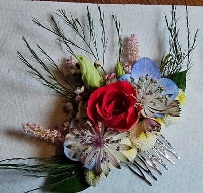 Floral Comb Picture