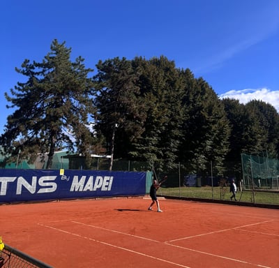 Campo da tennis in terra rossa presso il Centro Tennis Aeronautica, Milano.