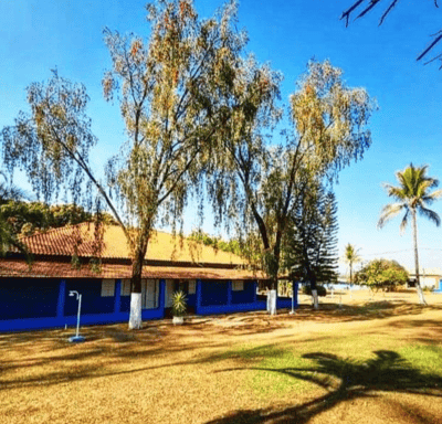 Clínica de internação no interior de São Paulo com piscina e área verde. Clínica Novos Rumos