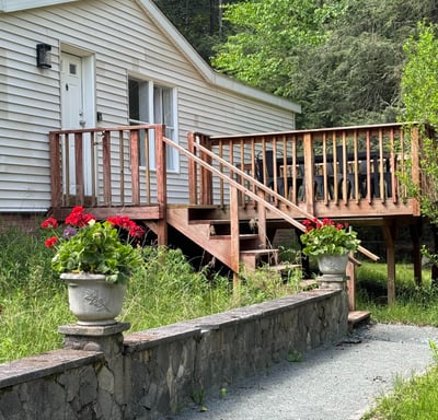 Catskills vacation home for large group of family, friends, reunions, hiking, swim.