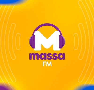 Logo de rádio com letra M e fone de ouvido e fundo amarelo