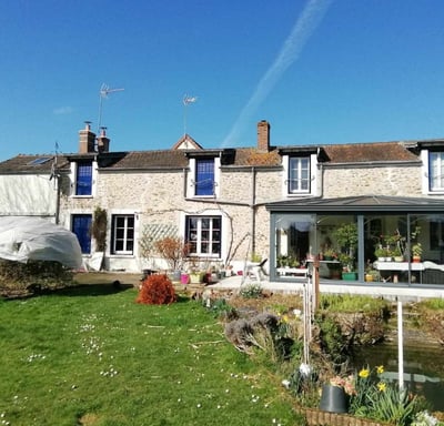 Longère en pierres à vendre