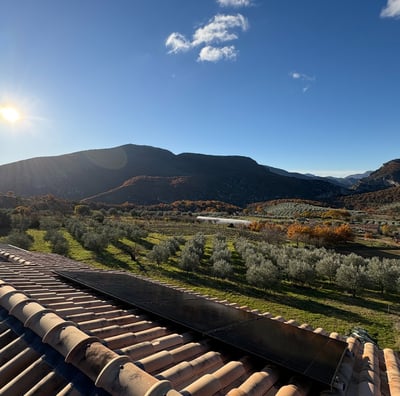 Installation de panneaux photovoltaïques réalisée par la société ALSUN ENERGY