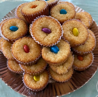 KJAMS Cakes Macaroons