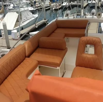 yate azimut 38 en renta cabo san lucas flybridge white