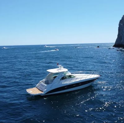 yate maxum 45 en renta cabo san lucas side