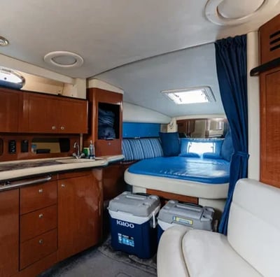 interior yate sea ray 32 cabo san lucas