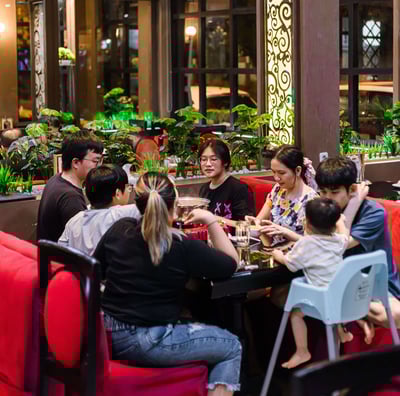 Ramai - ramai nikmati Steambot di Cemara Hotpot