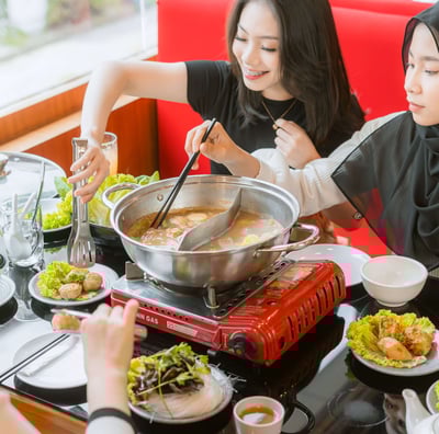 Makan Siang bersama rekan kerja di Cemara Hotpot yang sudah bersertifikasi halal