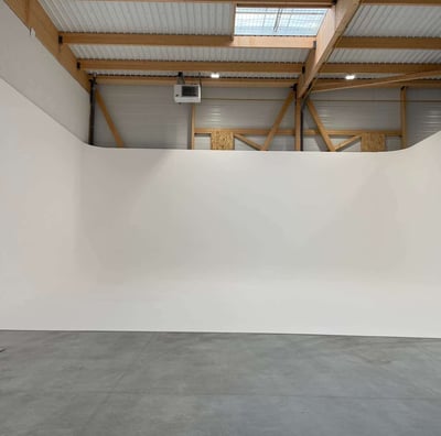 Cyclorama entreprise peinture blanche