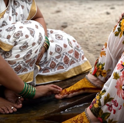 Kalavahana ritual feet being painted