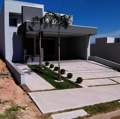 Exemplos de projetos residenciais e construções realizadas pela Quíron Soluções.