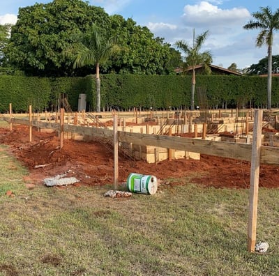 Exemplos de projetos residenciais e construções realizadas pela Quíron Soluções.