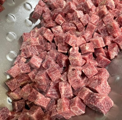 CUBOS DE CARNE VACUNO - PRODUCTO CRUDO CONGELADO