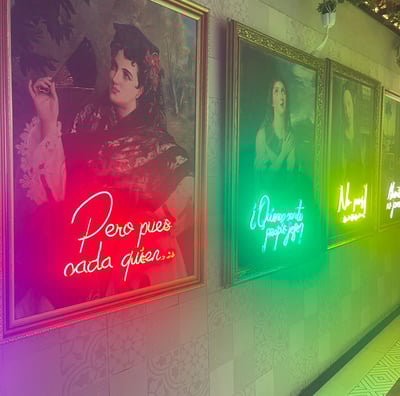 CUADRO CON NEON FLEX